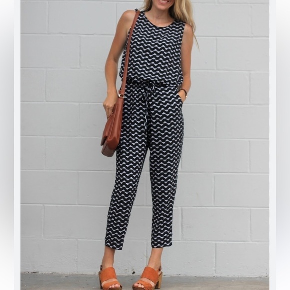 Old Navy Black and white geometric Minimalist Ankle  jumpsuit Small - Picture 2 of 14